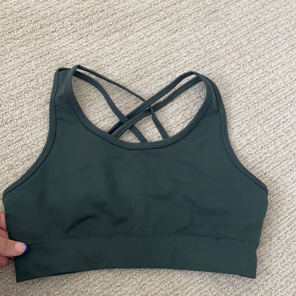 Alphalete cross back sports bra